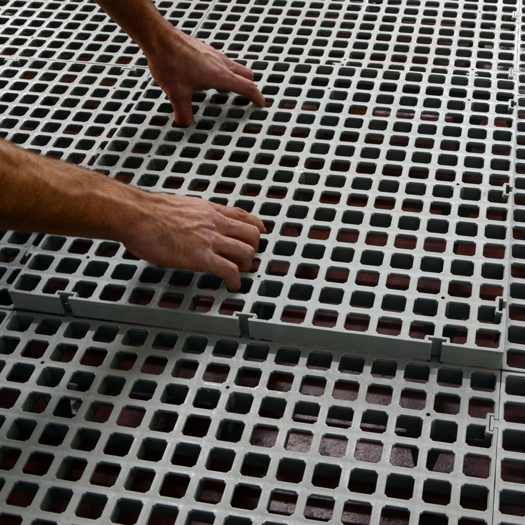Cimuka Slat Flooring - Small Hole (Legs: Medium)