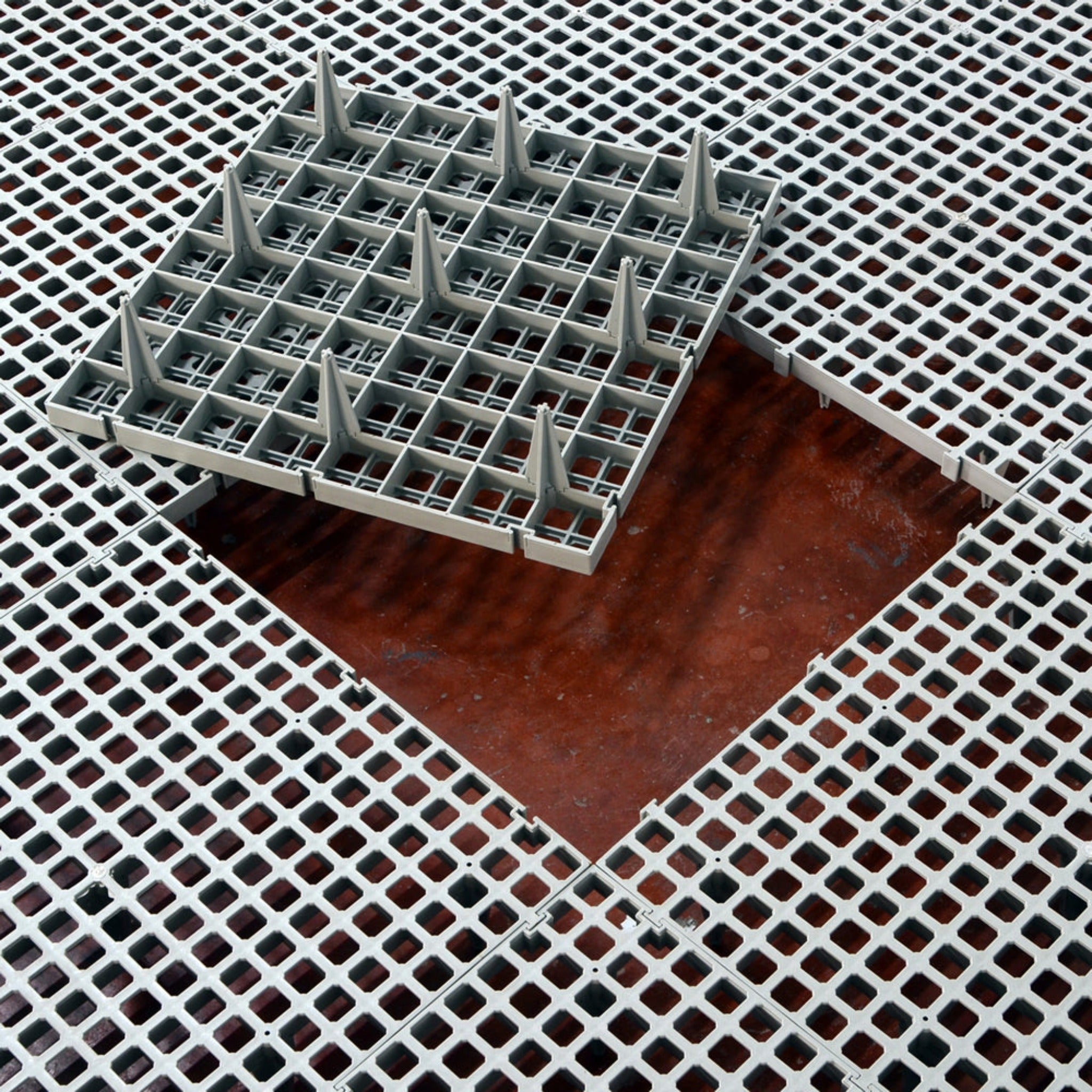 Cimuka Slat Flooring - Small Hole (Legs: Medium)