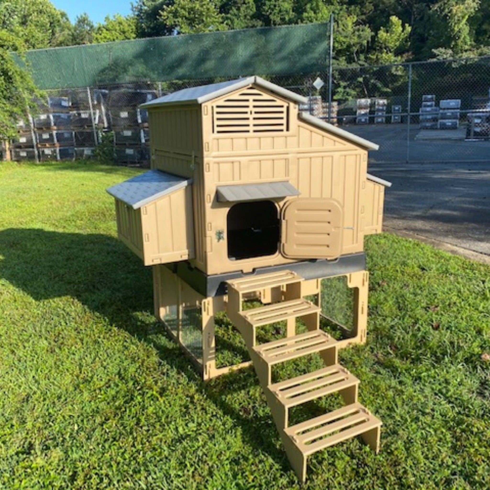 Snaplock by Formex Chicken Coop Stand and Stairs (Coop and Coop Runs Sold Separately)