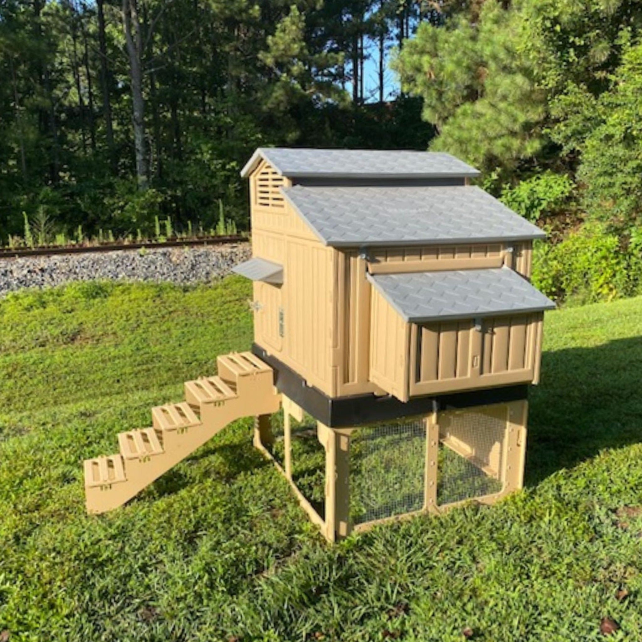 Snaplock by Formex Chicken Coop Stand and Stairs (Coop and Coop Runs Sold Separately)