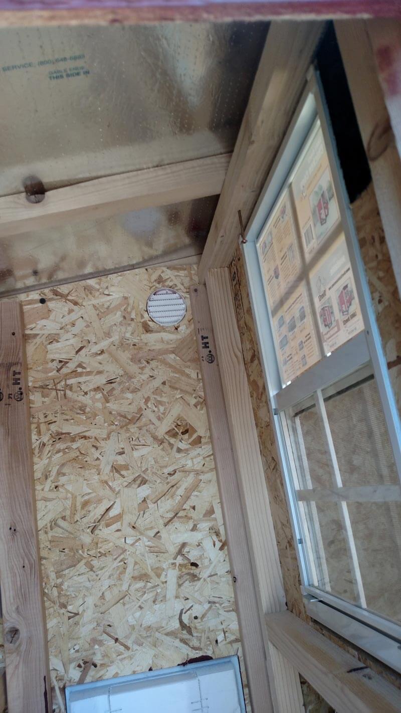 OverEZ Chicken Coop Small Up to 5 Chickens interior venting