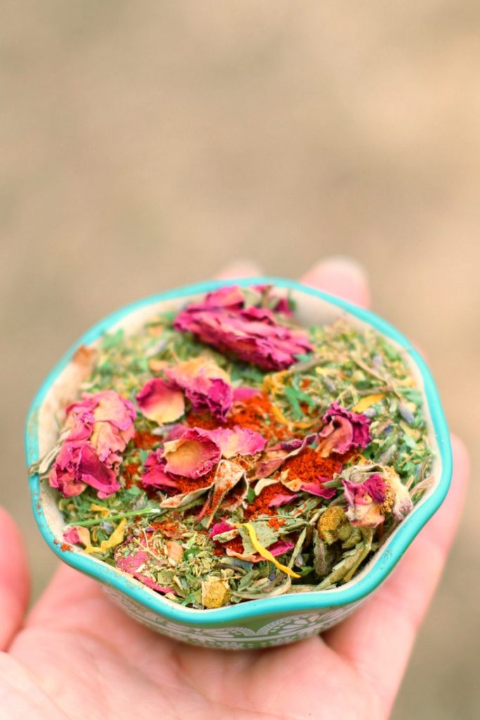 Pampered Chicken Mama WormBGone Nesting Herbs For Pet Chickens With Roses, Chilis, Calendula, Dandelion For Healthier Coops